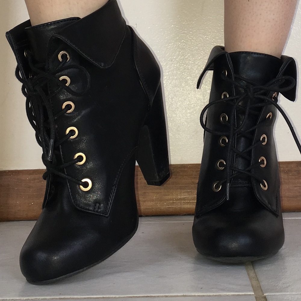 Laced Heeled booties!